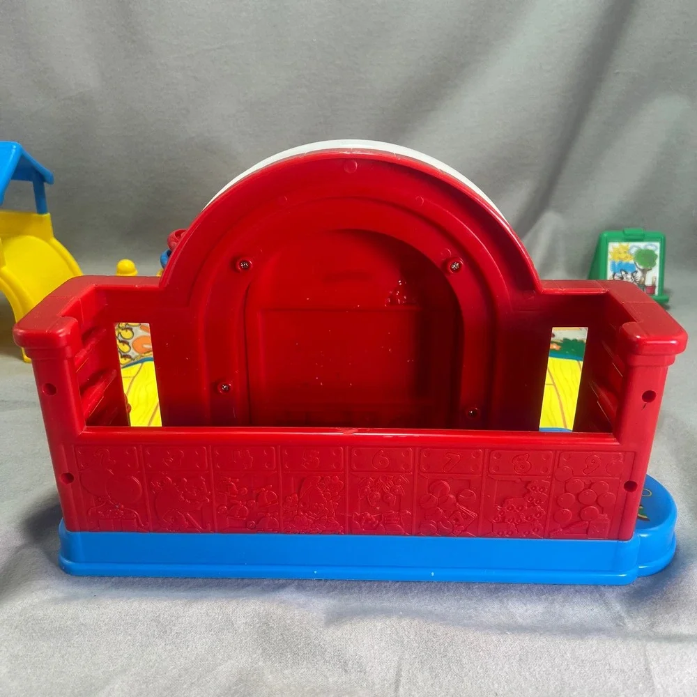 Fisher Price Little People Time-to-Learn Preschool Playset Musical 10 People